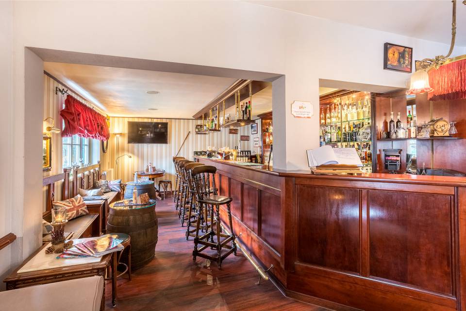 In der Bar gibt es leckere Cocktails und frisches Bier vom Fass